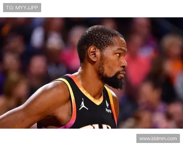 布克期待与杜兰特对决却因家庭原因放弃希望他家人平安健康 布克期待与杜兰特对决却因家庭原因放弃希望他家人平安健康